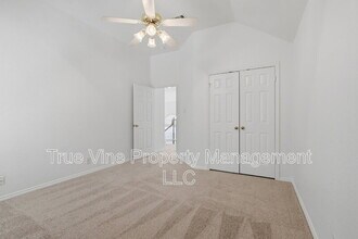 711 Mello Oak in San Antonio, TX - Building Photo - Building Photo