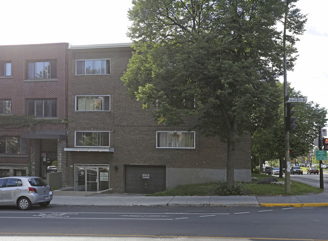 3305 Édouard-Montpetit