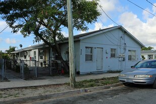 908 14th St in West Palm Beach, FL - Building Photo