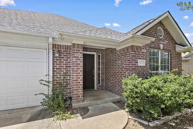 1017 Bougainvillea St in College Station, TX - Building Photo - Building Photo