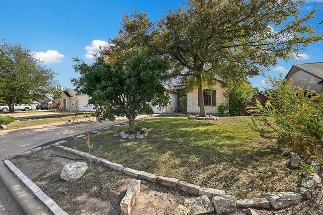 802 Lantana Dr in Leander, TX - Building Photo - Building Photo