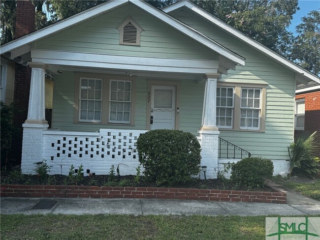 property at 627 W 35th St