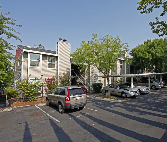 The Hamptons at River Heights in Carmichael, CA - Foto de edificio - Building Photo