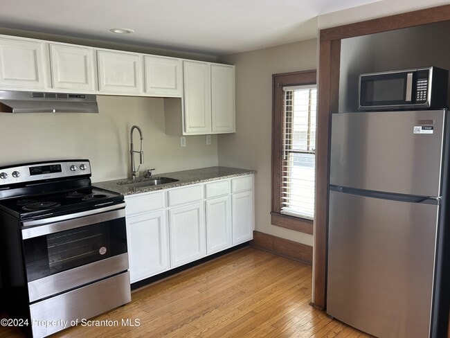 105 Claremont Ave in Clarks Summit, PA - Building Photo - Building Photo