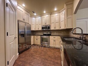 1607 Park St in Lowell, AR - Building Photo - Building Photo