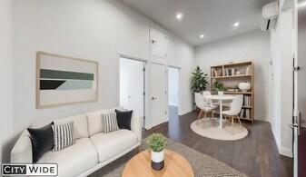 28 W 48th St in New York, NY - Building Photo