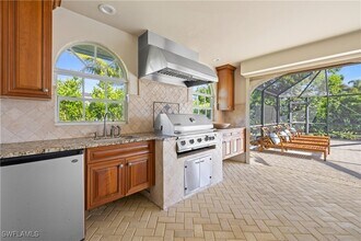 4916 Crayton Rd in Naples, FL - Building Photo - Building Photo