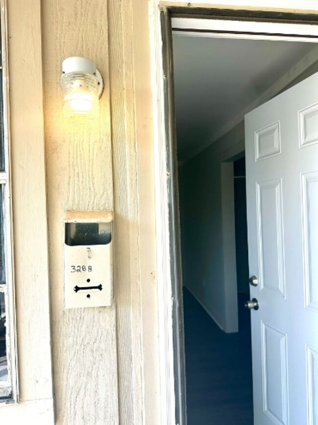 328 54th St in Fairfield, AL - Foto de edificio - Building Photo