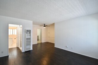 11948 Magnolia Blvd, Unit 05 in Los Angeles, CA - Building Photo - Building Photo
