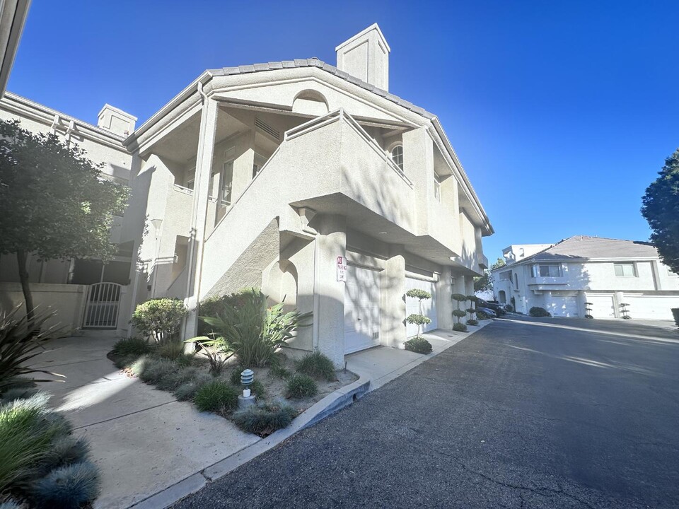 25550 Hemingway Ave in Stevenson Ranch, CA - Foto de edificio