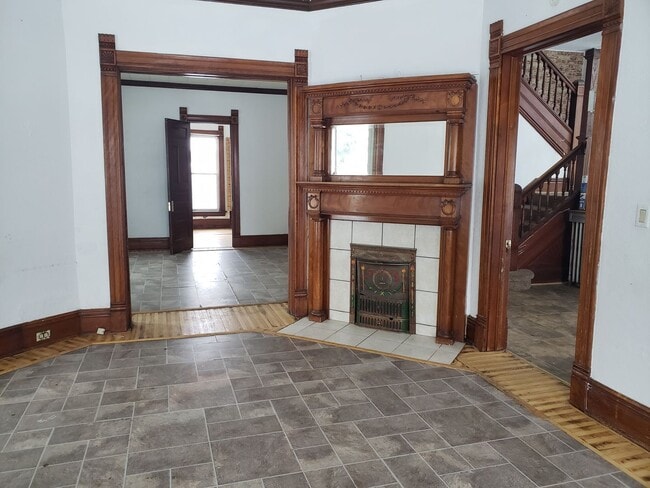 property at 328 N 3rd Ave