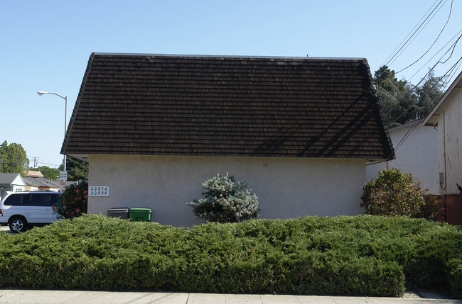 20904-936 & 20820-860 Baker Rd in Castro Valley, CA - Foto de edificio - Building Photo