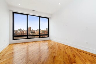 127 Avenue D in New York, NY - Building Photo - Building Photo