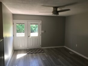 4617 Yates Mill Pond Rd, Unit 1 in Raleigh, NC - Foto de edificio - Building Photo