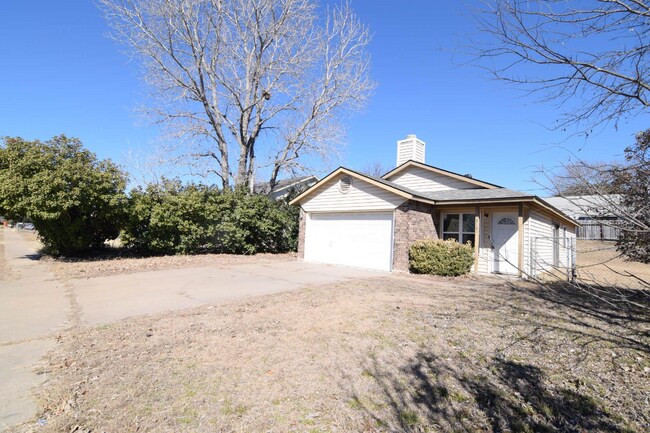 1910 Dickens Dr in Killeen, TX - Building Photo - Building Photo