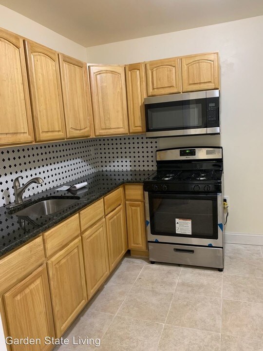 304 N 5th St-Unit -Unit #1 in Newark, NJ - Foto de edificio