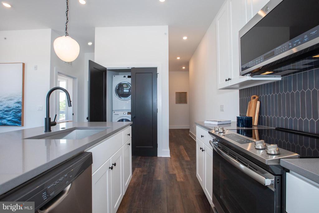 2940 W Thompson St in Philadelphia, PA - Building Photo