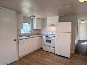 7897 Suncoast Dr in North Fort Myers, FL - Building Photo - Building Photo