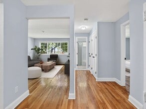 Eagle Rock Apartments at Carle Place in Carle Place, NY - Foto de edificio - Building Photo