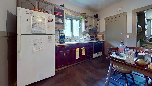 169 Tremont St, Unit 2 in Newton, MA - Building Photo - Building Photo