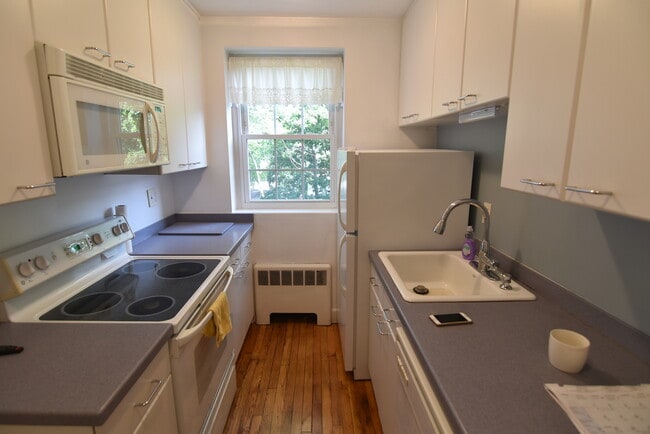 23 Englewood Ave in Brookline, MA - Building Photo - Building Photo