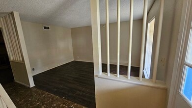 7010 Glen Clfs in San Antonio, TX - Building Photo - Building Photo