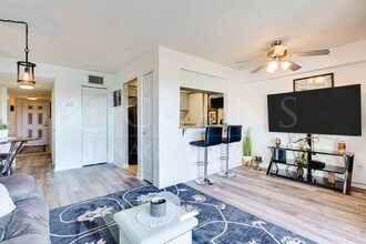 145 N Halifax Ave in Daytona Beach, FL - Building Photo - Building Photo