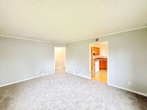 1609 E Reserve St in Vancouver, WA - Foto de edificio - Building Photo