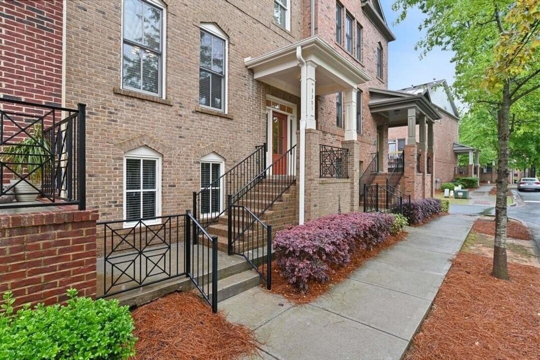 3301 Twinrose Pl in Alpharetta, GA - Building Photo