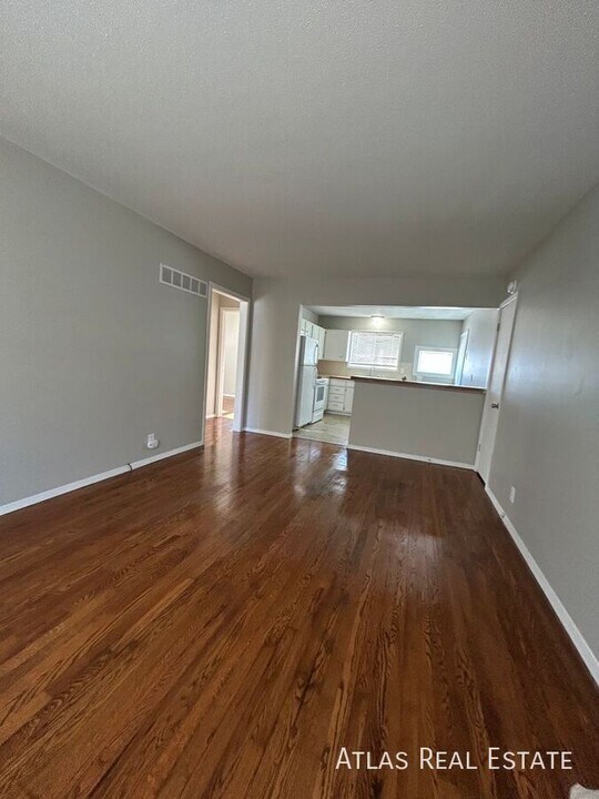 6646 Maywood Ave-Unit -A in Raytown, MO - Foto de edificio