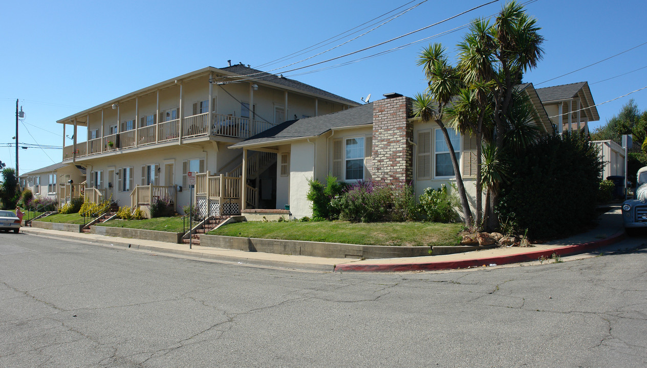 35 Middlefield Ln in Watsonville, CA - Building Photo