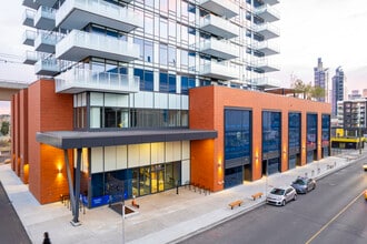 Sunalta Heights West & East Tower in Calgary, AB - Building Photo - Building Photo