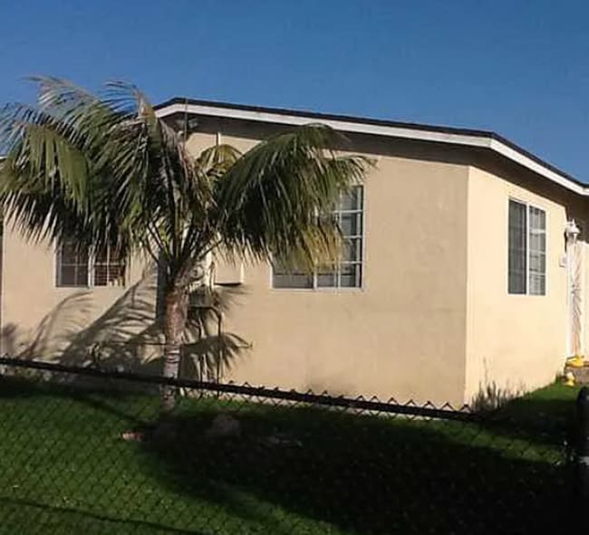 property at 1405 Bush St