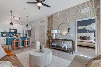 Cortland Riverview in Riverview, FL - Foto de edificio - Building Photo