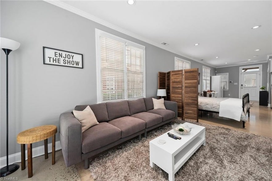 327 Martin Luther King Jr Dr, Unit B in Greensboro, NC - Building Photo