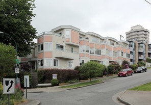 San Franciscan in Vancouver, BC - Building Photo