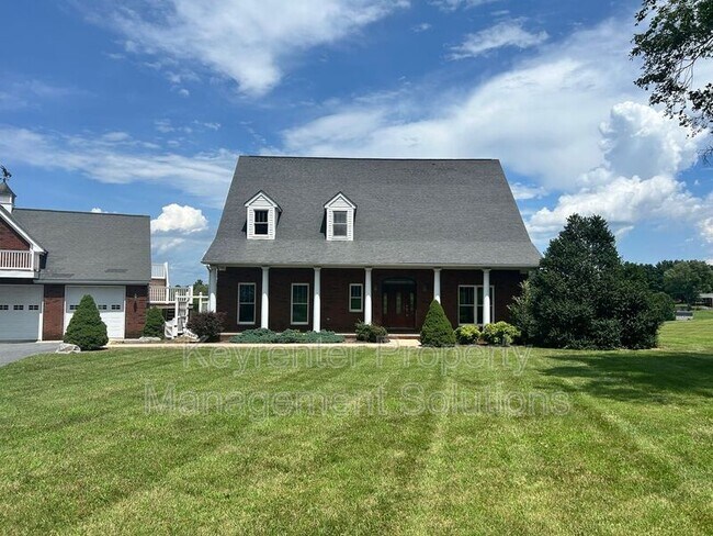 33 Hodge Farm Ln in Stuarts Draft, VA - Building Photo - Building Photo