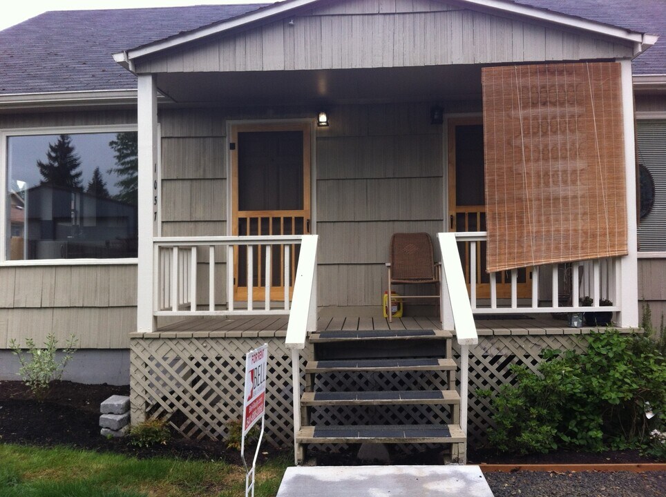 1055-1057 W Hilliard Ln in Eugene, OR - Building Photo