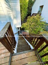 15240 Boones Way in Lake Oswego, OR - Building Photo - Building Photo