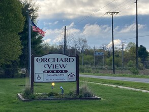 Orchard View Manor in Gobles, MI - Foto de edificio - Building Photo