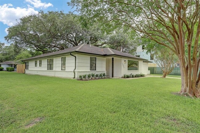 property at 2803 Conway St