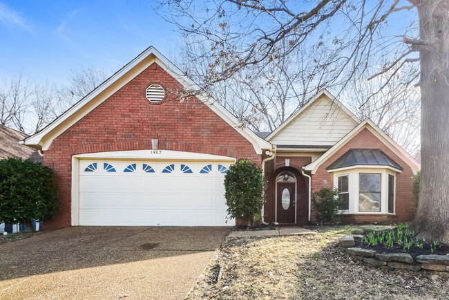 property at 1562 Appling Wood Cove N