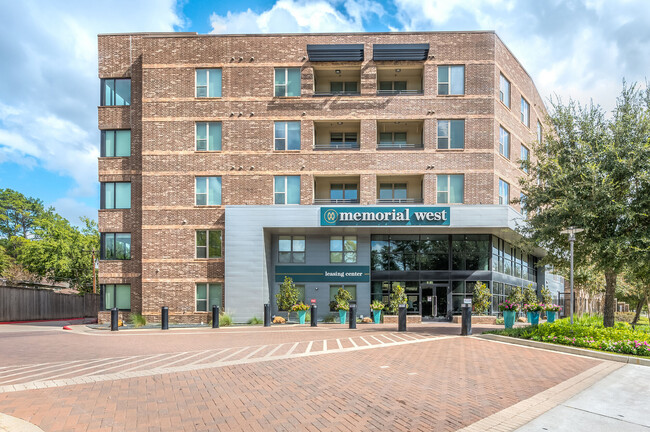 Memorial West in Houston, TX - Foto de edificio - Building Photo