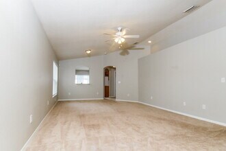 12749 Evington Point Dr in Riverview, FL - Foto de edificio - Building Photo