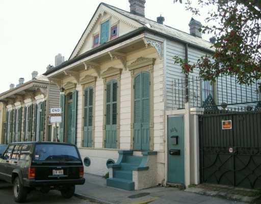 928 Burgundy St in New Orleans, LA - Building Photo