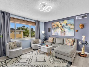 5840 NE 22nd Way in Fort Lauderdale, FL - Building Photo - Building Photo