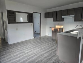 1421 Cody Rd N in Mobile, AL - Building Photo - Building Photo