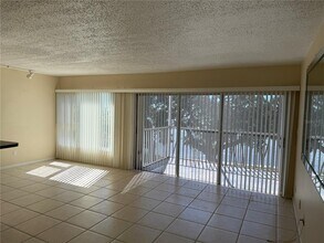 1100 Imperial Dr in Sarasota, FL - Building Photo - Building Photo
