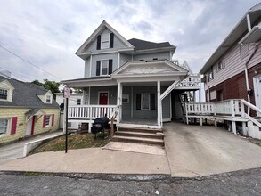 445 Baird St in Morgantown, WV - Building Photo - Building Photo
