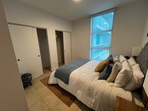 1011 NW 19th Ct, Unit C2 in Miami, FL - Foto de edificio - Building Photo